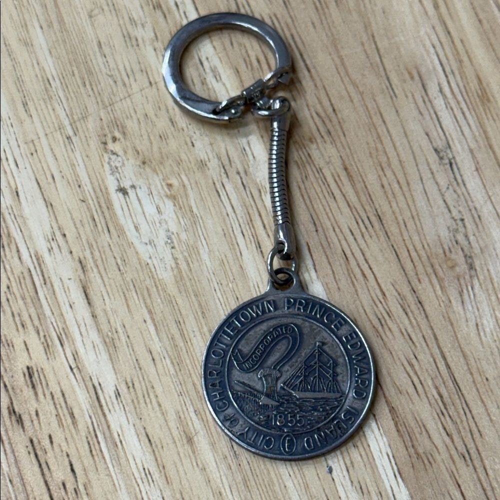 Vintage Silver tone CharlottetownβPrince Edward Island key holder